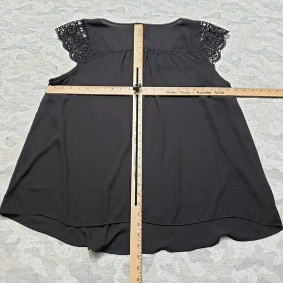 Torrid Top Womens 2 Black V-Neck Pullover Sleeveless NWT - Picture 10 of 13